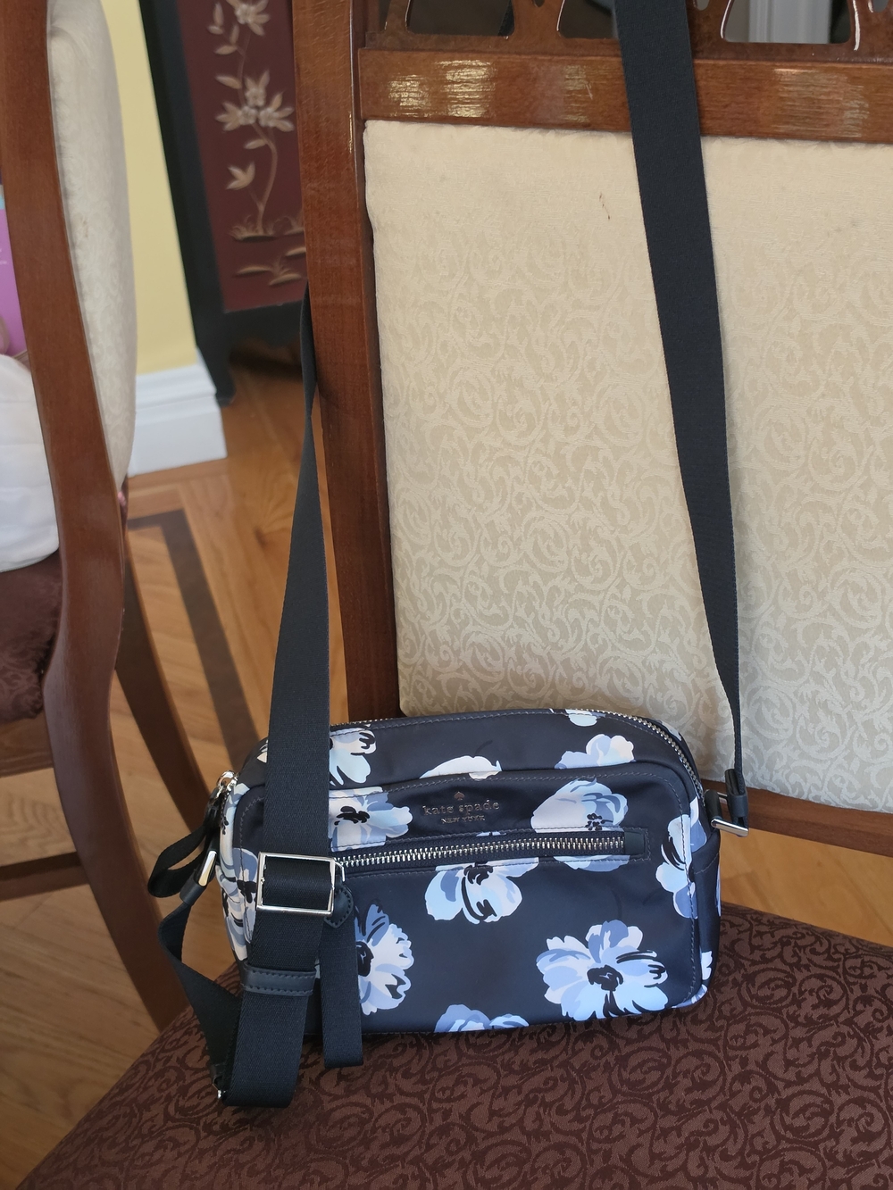 🌸 NWOT Kate Spade Floral Crossbody & Beauty Bundle 🌸 - Picture 5 of 8